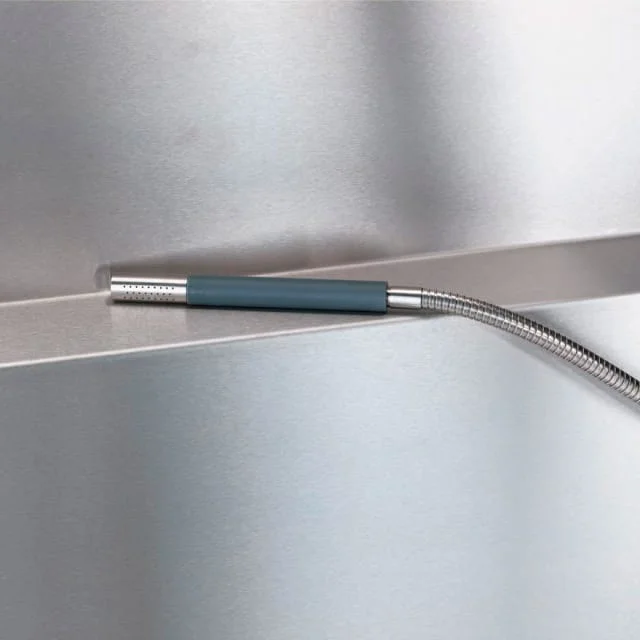 Vola T2M hånddusj, med 1,5 m metallslange, messing natur | T2M-19 Vola T2M hånddusj, med 1,5 m metallslange, messing natur | T2M-19