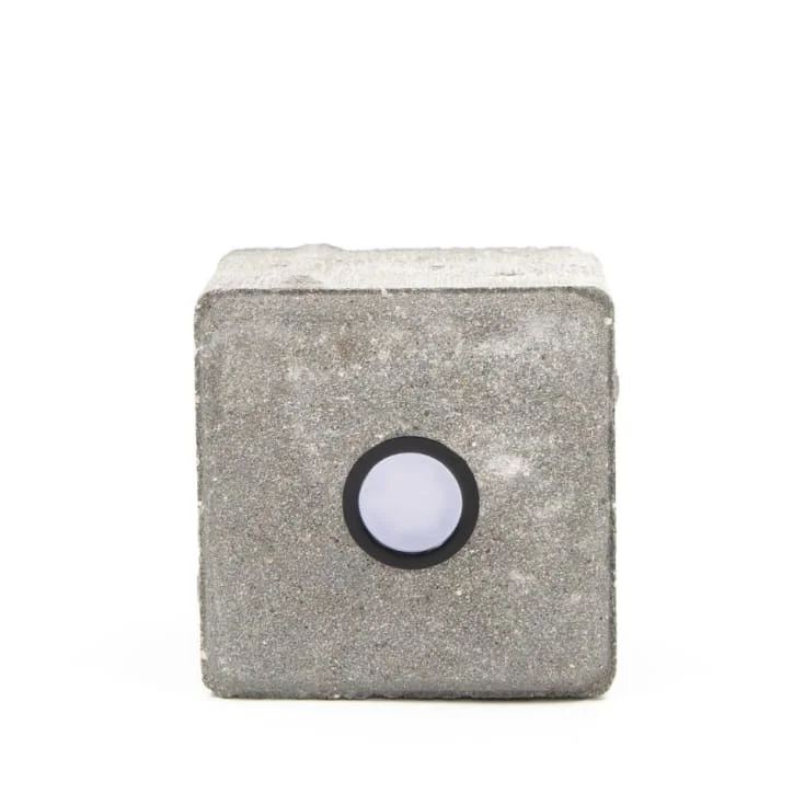 Light By Juhl betongfliser med Cosmos black spotlights, 10x10x6 cm, grå | 1101 Light By Juhl betongfliser med Cosmos black spotlights, 10x10x6 cm, grå | 1101
